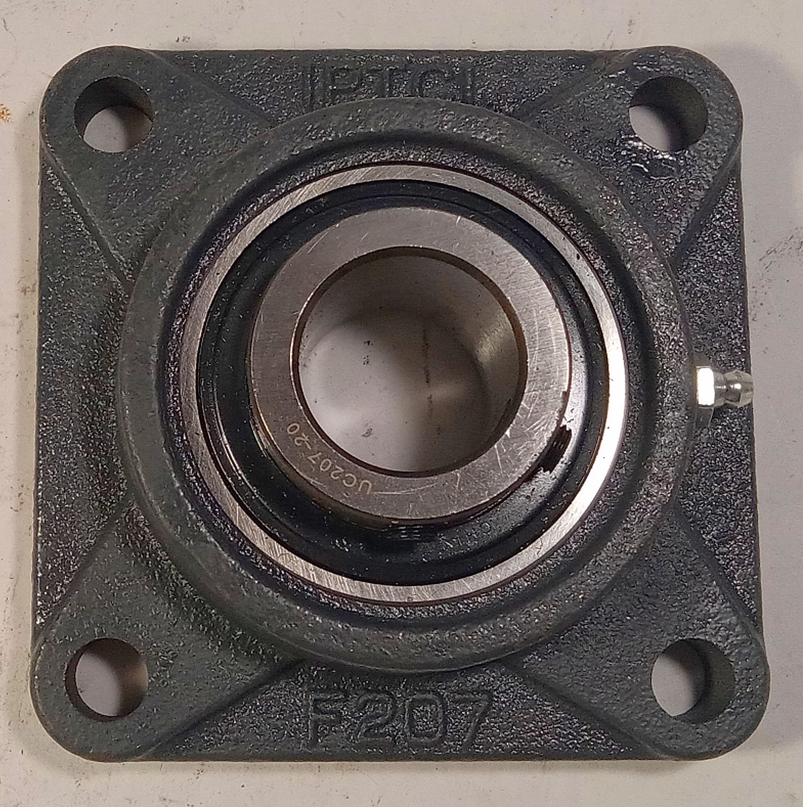 1 NEW IPTCI F207 UC207-20 4-BOLT FLANGE BEARING NNB ***MAKE OFFER***