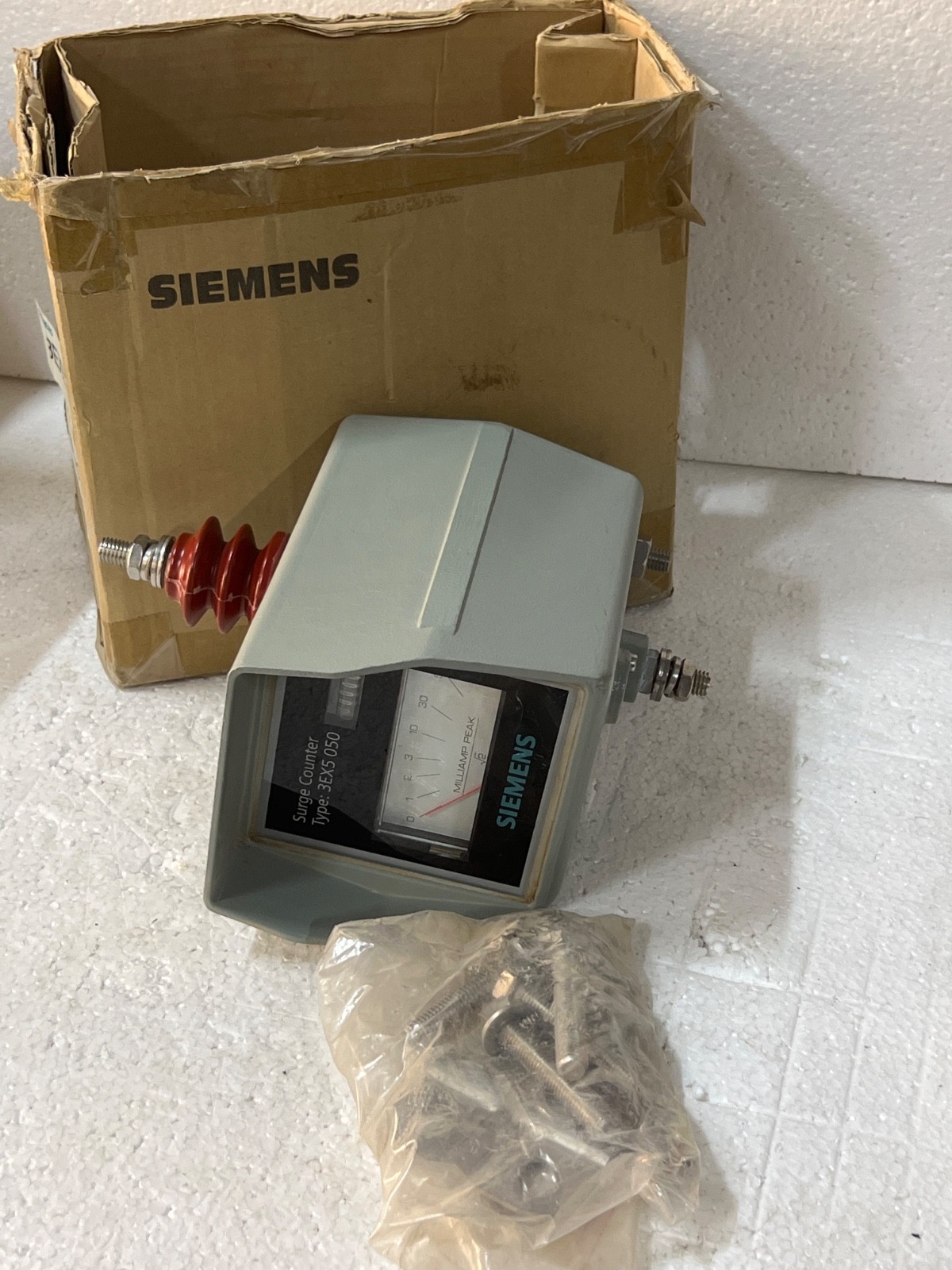 Siemens 3EX5 050 Surge Counter 3RX5050