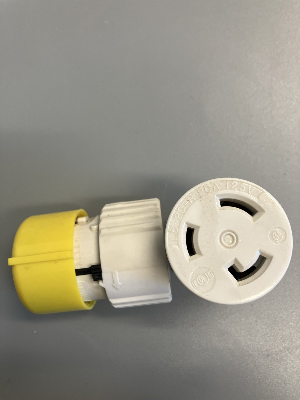 SLATER L-5-20-C NEMA L5-20R 20A 125V LOCKING BLADE CONNECTOR FEMALE CORD END