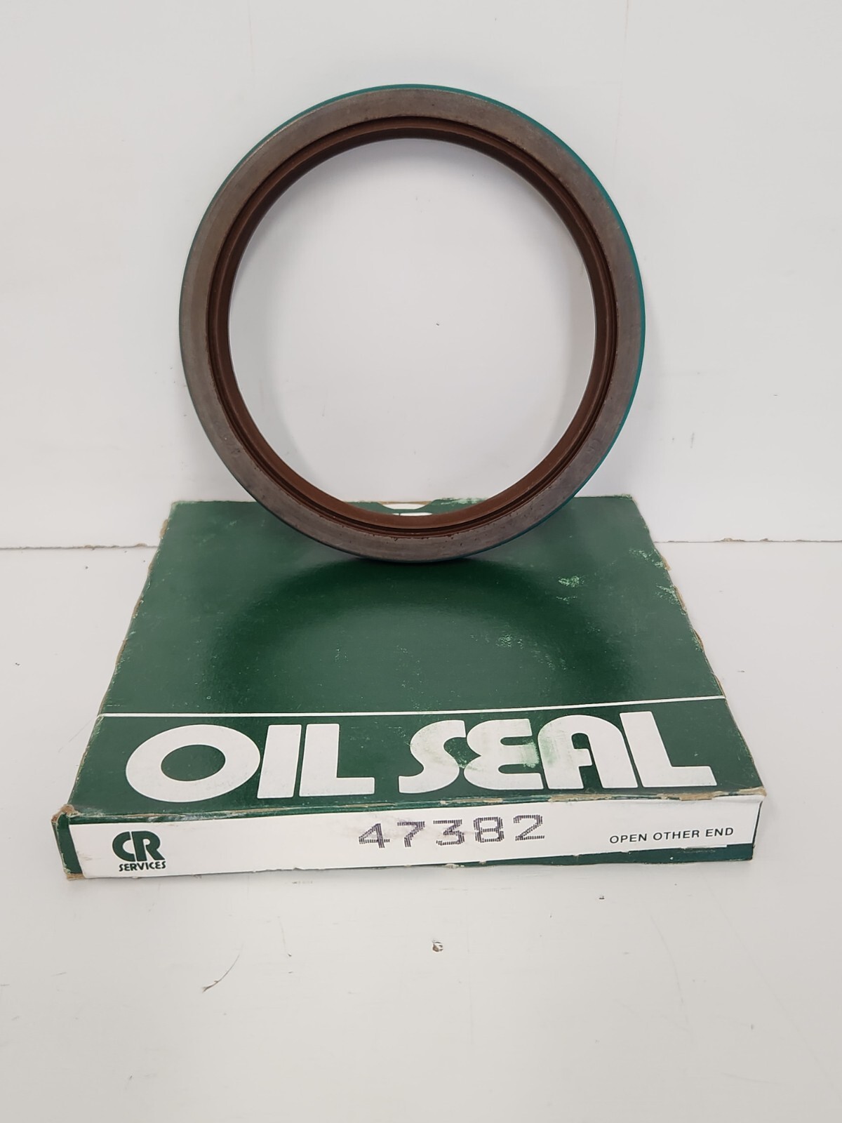 NEW OLD STOCK! CHICAGO RAWHIDE DOUBLE LIP OIL SEAL 47382