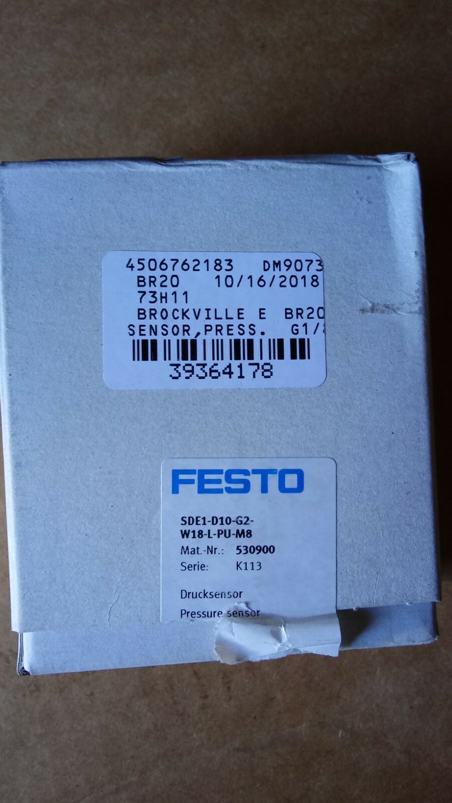 New Festo SDE1-D10-G2-W18-L-PU-M8 530900 Pressure Sensor