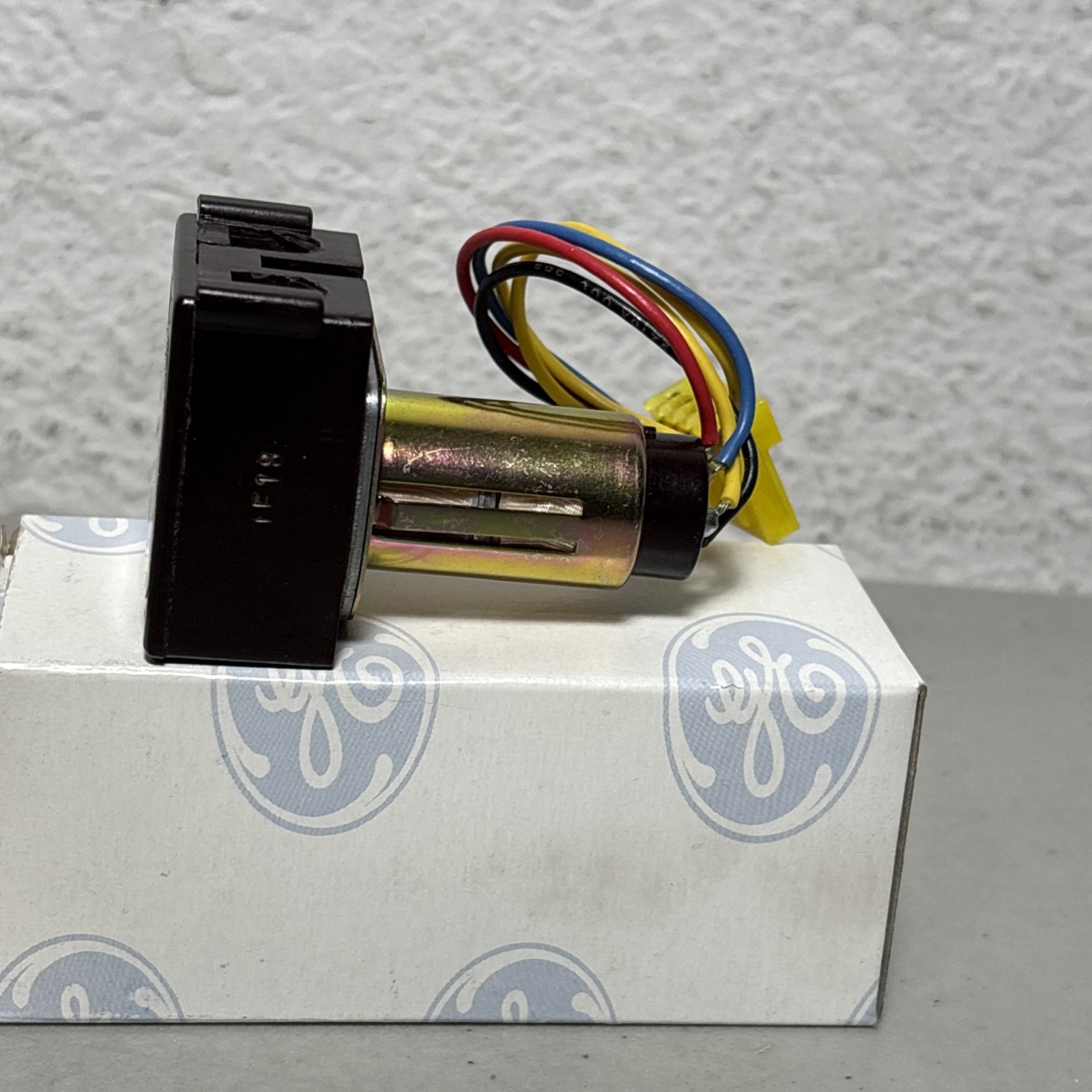 GE General Electric RR9 Relay with Pilot Remote Control Switch – NEW IN BOX