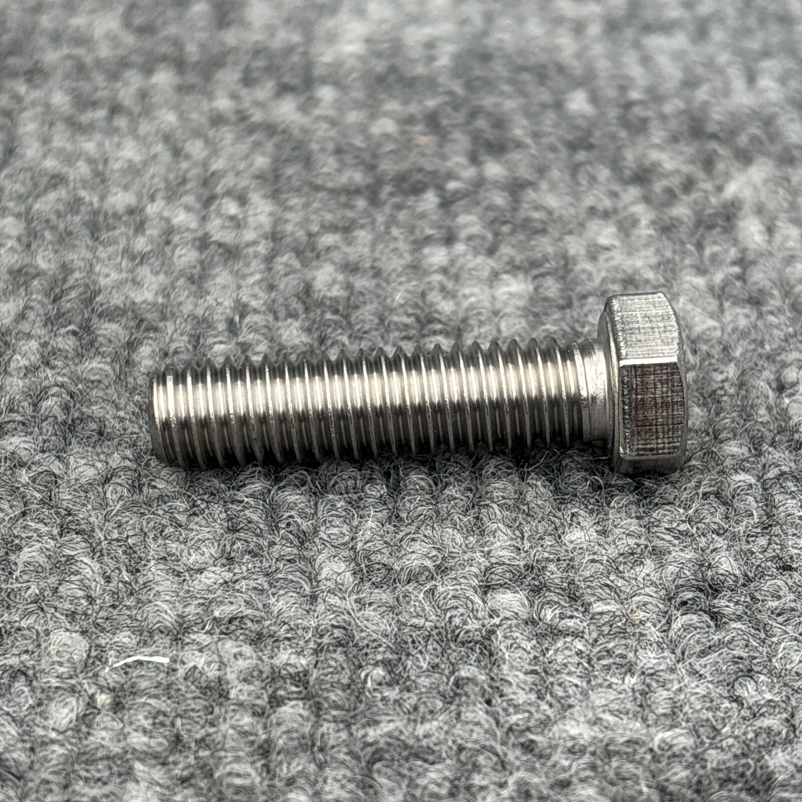 Lot of 20 3/8″-16 x 1-1/2″ Long Fully Threaded 18-8 Stainless Steel Hex Head Sc