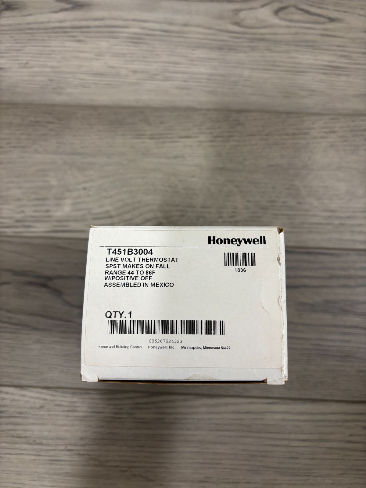 Honeywell T451B3004 (NEW IN BOX) Medium Duty Line Voltage Thermostat 120V 50-86F