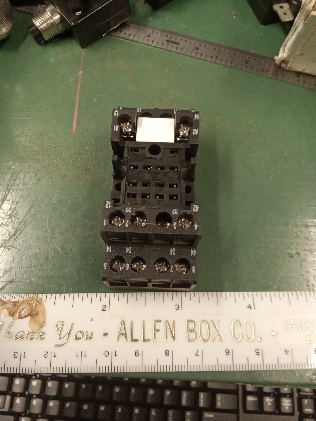 Allen-Bradley 700-HN103-B Relay Socket 14-Blade Din Rail Mount 300VAC 7Amp