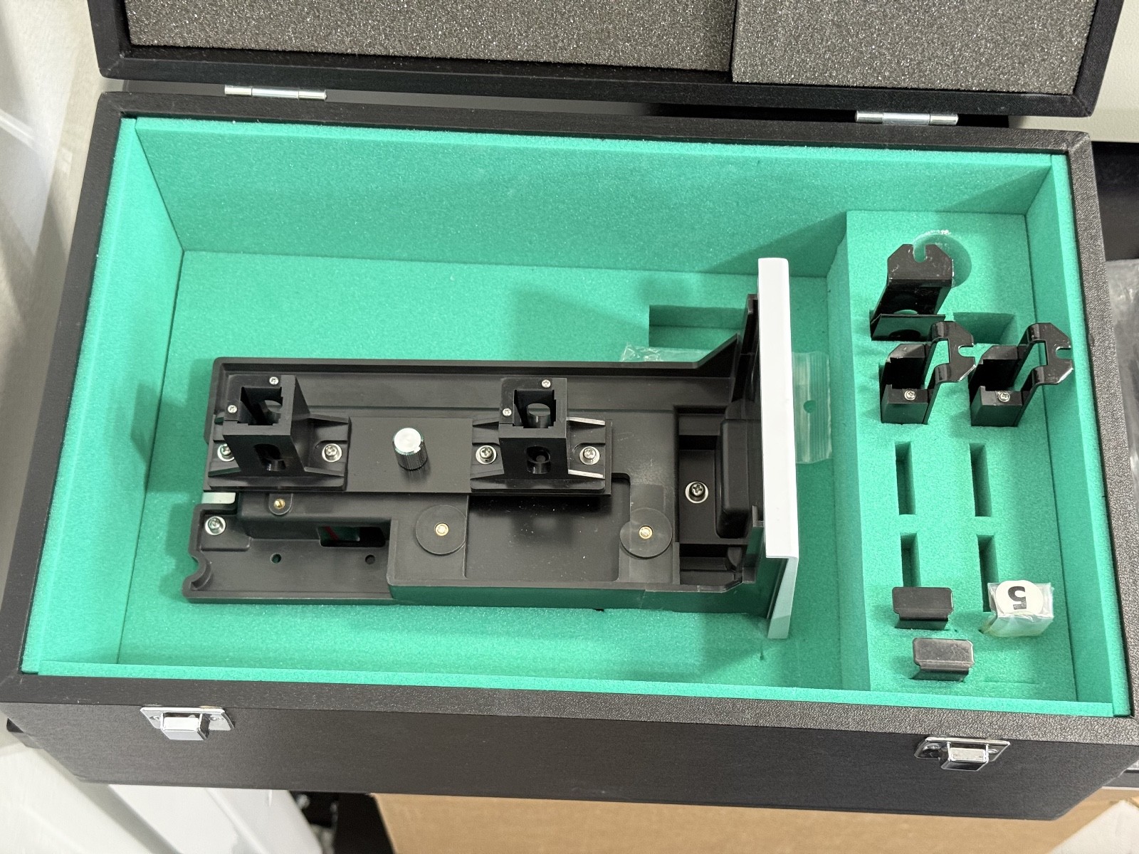 SHIMADZU AGS-J 10kN Universal Testing Machine Tensiometer W/ Software & Accessor