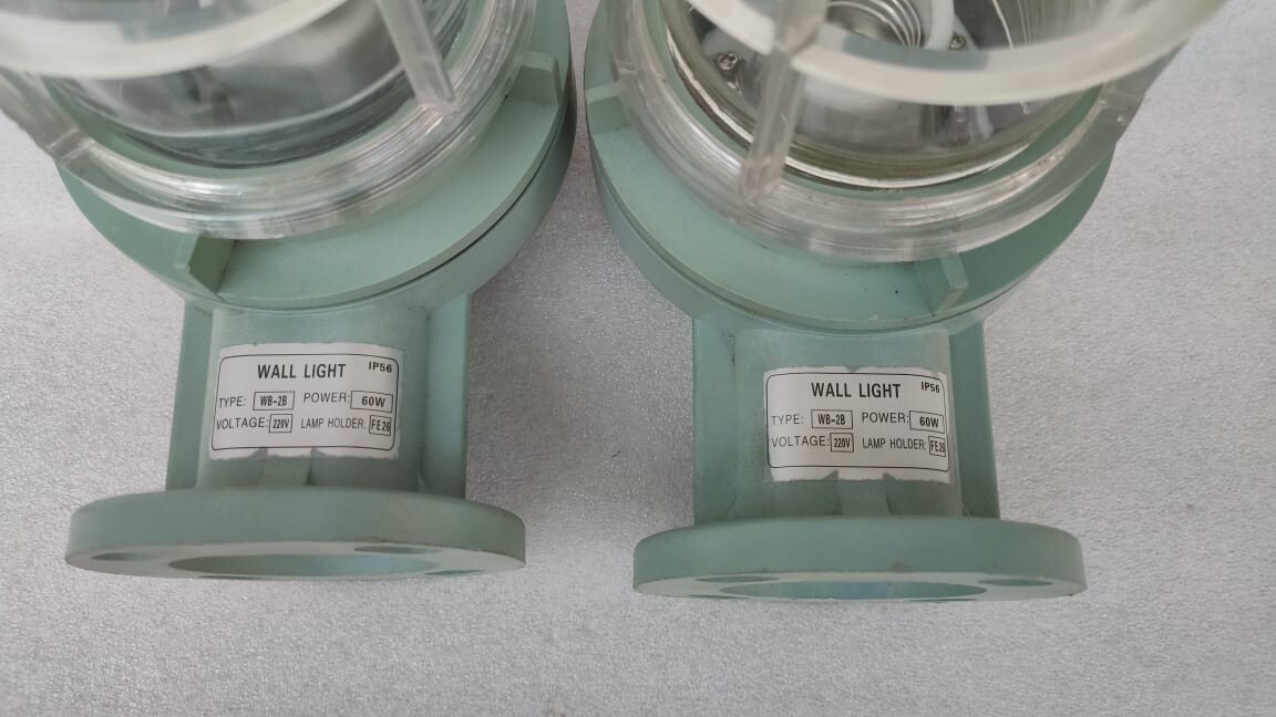 WB-2B MARINE WALL LIGHT 220V 60W IP56 LOT OF 2