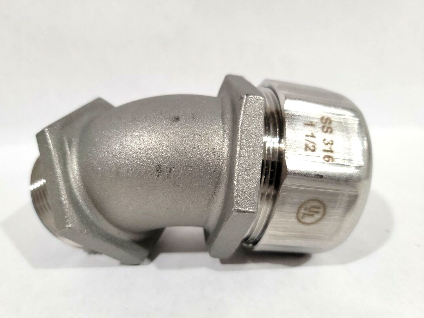 T&B 1 1/2 90 DEG 316 SS LIQUIDTIGHT FITTING