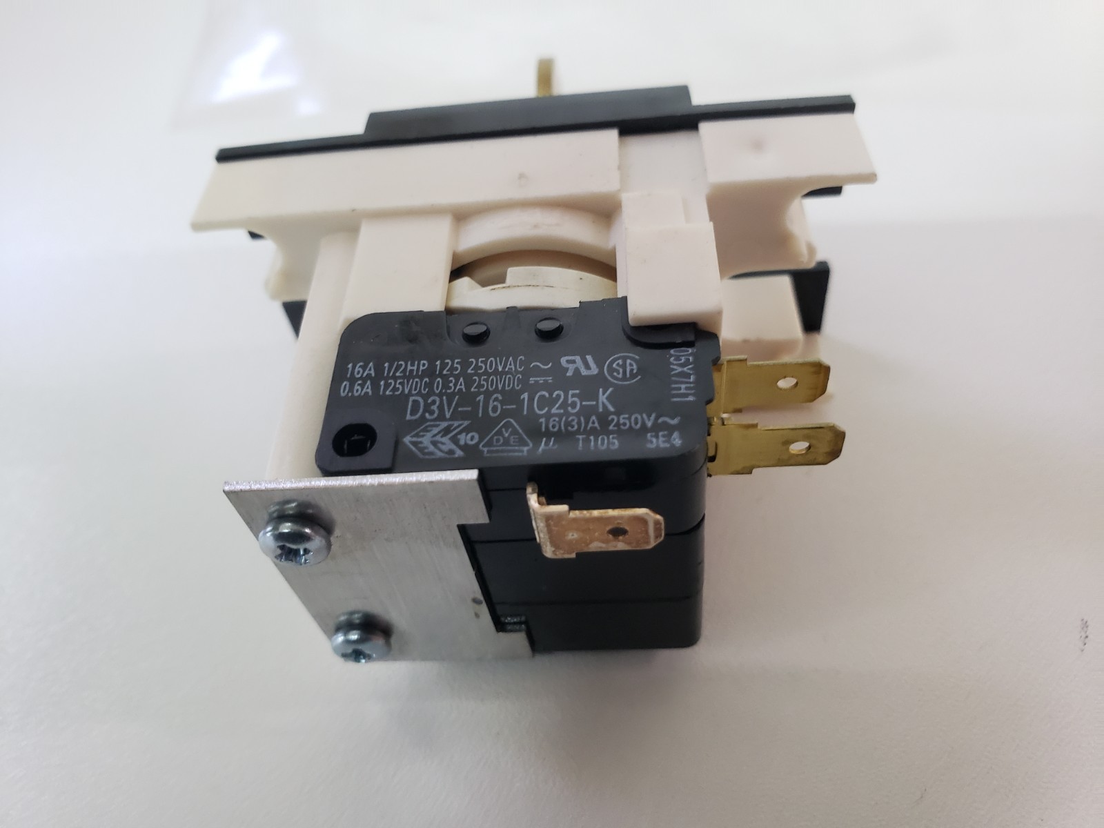 UNUSED – TKE ThyssenKrupp Key Switch 9746158 Door Hold 171AR16