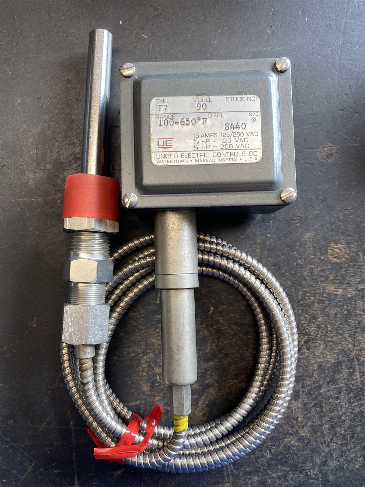 UE United Electric Controls Company Temperature Control Type F7 Model 90