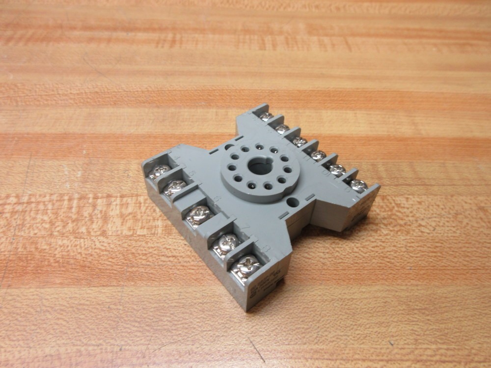 Eagle Signal SR3P-06 Relay Socket 60-SR3P-06