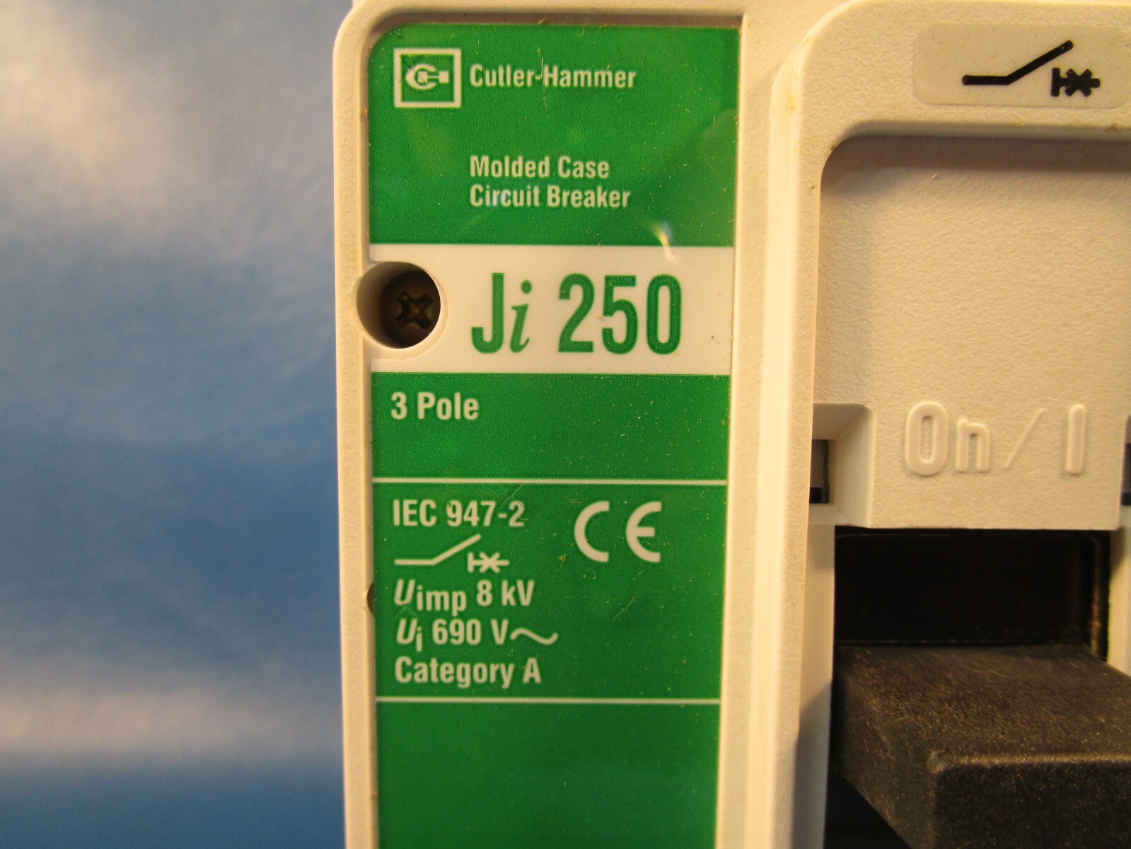 Cutler Hammer JI3250L, Industrial Circuit Breaker, 3 Pole, 250 A, 600 VAC Eaton