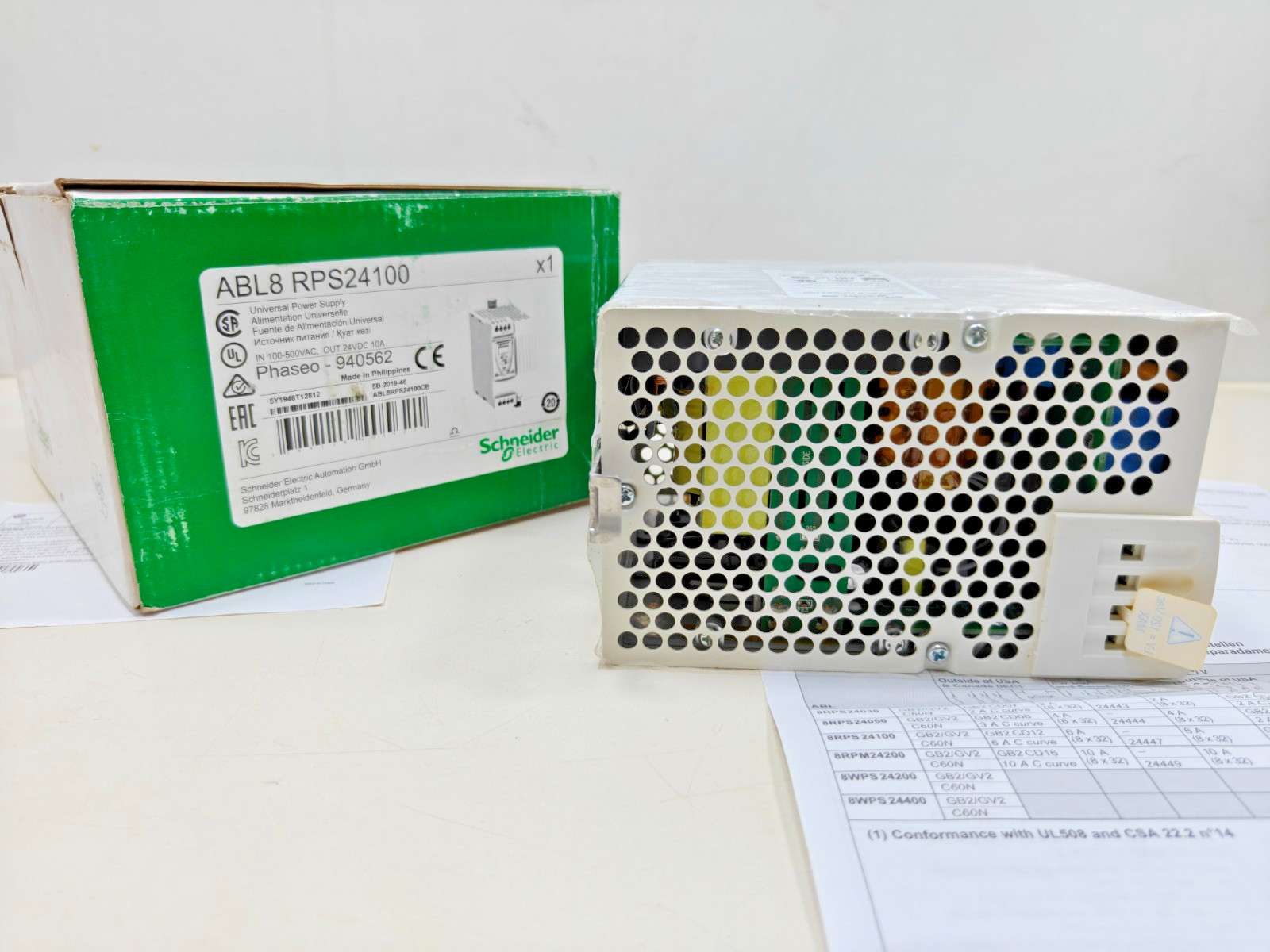 ABL8 RPS24100 Schneider Regulated SMPS 1 or 2 phase 100..500 V – 24V – 10A