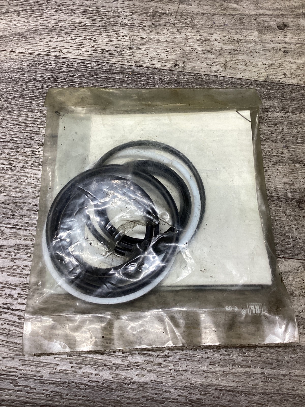 EATON HYDRO-LINE SKN25-665-11 PISTON SEAL KIT #101N43*SI