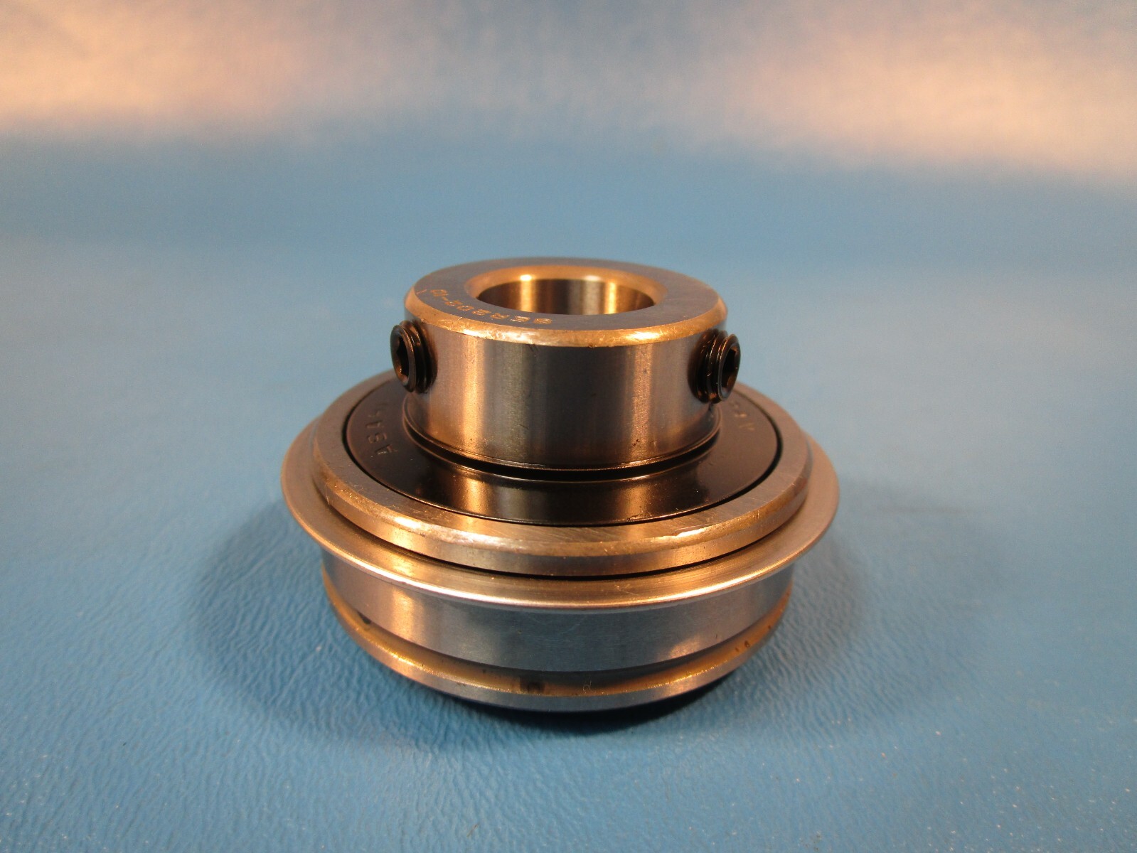 AMI SER202-10 Ball Insert Bearing – Cylindrical Bore, 5/8 in ID
