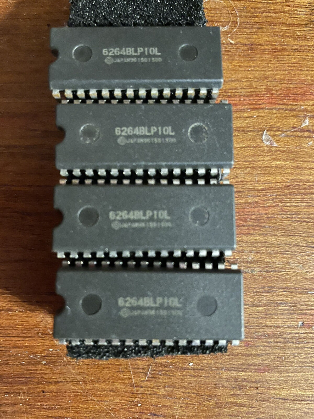 Hitachi 6264BLP10L Integrated Circuit (4pack)