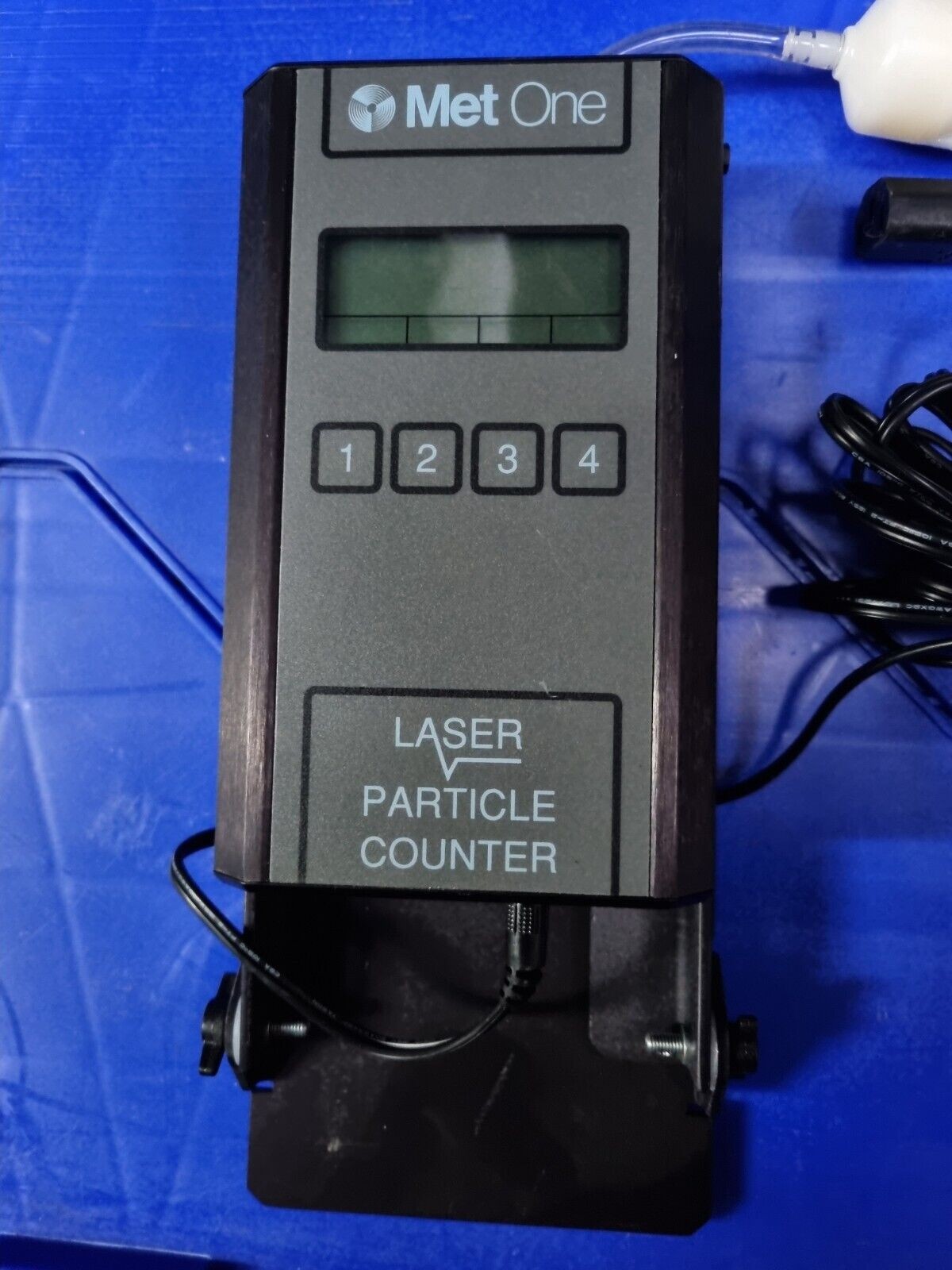 METONE 227A .5.1CE 2082611-21 LASER PARTICLE COUNTER W/ AP2072EF POWER SUPPLY W/