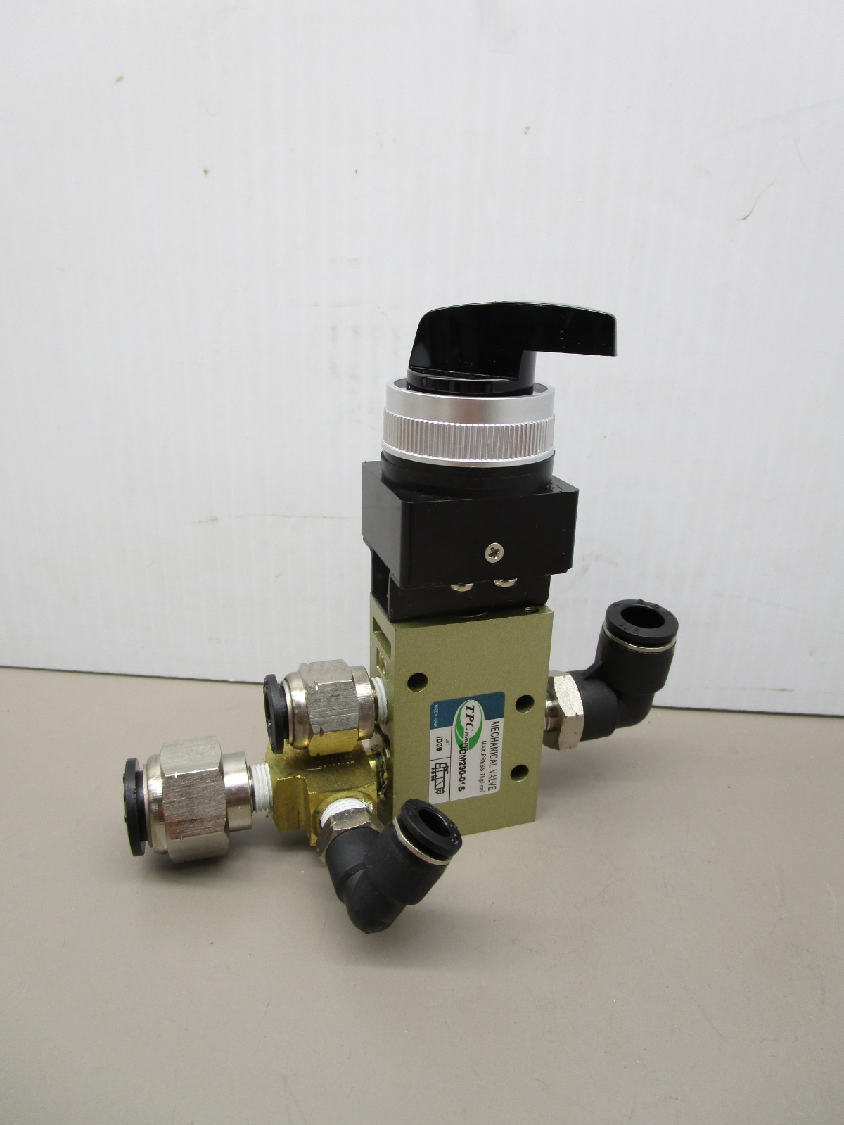 TPC UDM230-01S Switched Pneumatic Valve Assembly 1/8″ Ports with fittings