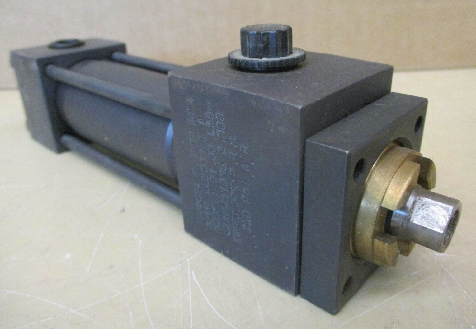 Parker Fluidpower Cylinder 01.00 CBB 2ANUS19MC 2.000 250 PSI AIR 1062OMF