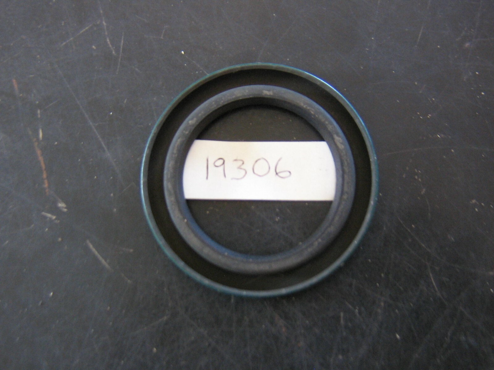 19306 CHICAGO RAWHIDE SKF C/R CR Oil Seal 2.879 x 1.938 x .25