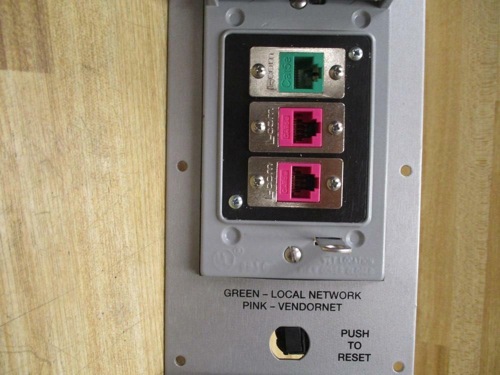 Weco CRBG3-DEMATIC-20 Duplex Receptacle CRBG3DEMATIC20