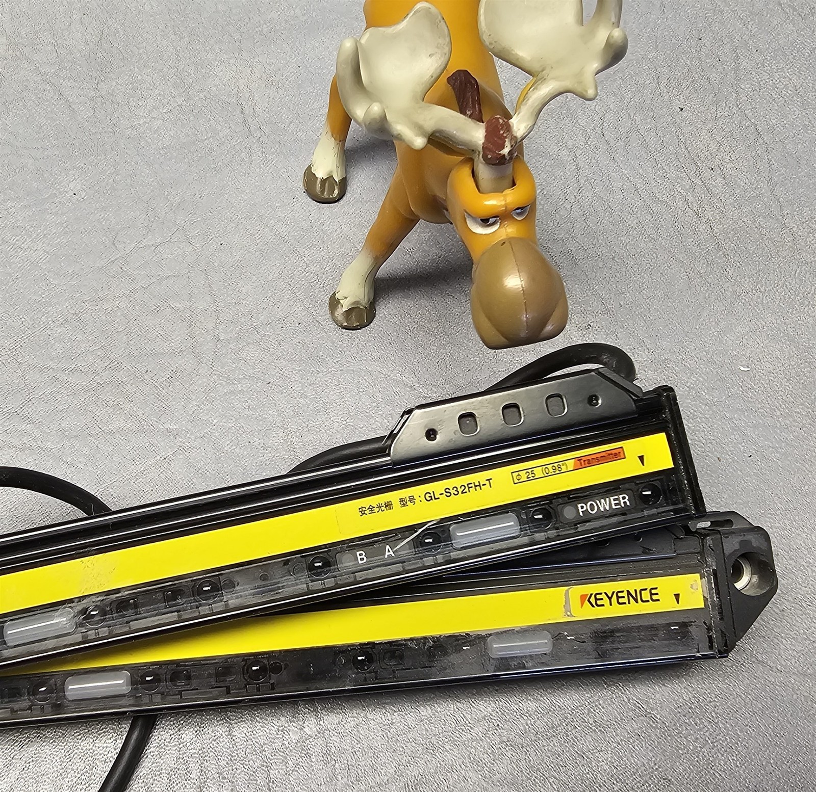 Keyence GL-S32FH-T + GL-S32FH-R Light Curtain Transmitter and Receiver