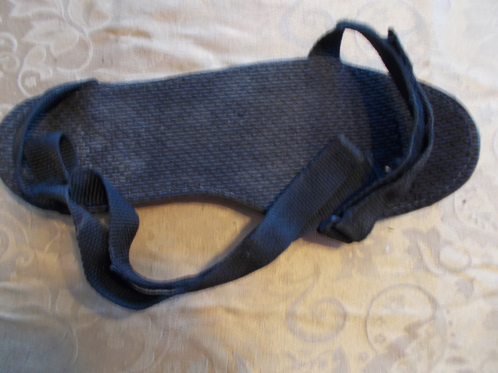 Vibram Size XL Ice Cleat, Single Foot ONLY *FREE SHIPPING*