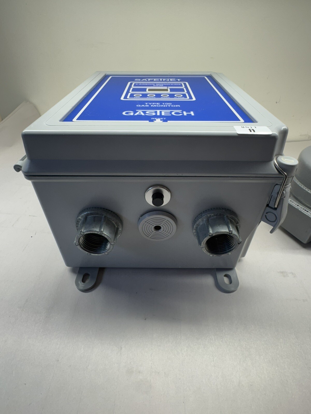 GASTECH SAFETNET TYPE 100 GAS MONITOR 72-1300-01 W/ SENSOR 57-7210 EXPLOSION NEW
