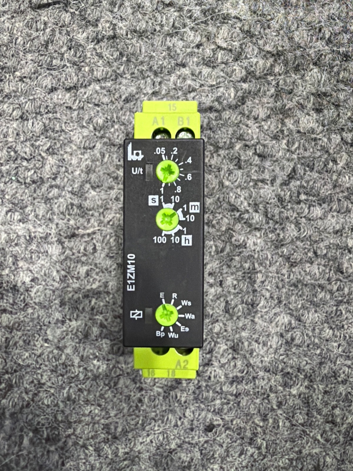 TELE CONTROLS E1ZM10 12-240VAC/DC / E1ZM1012240VACDC (BRAND NEW)