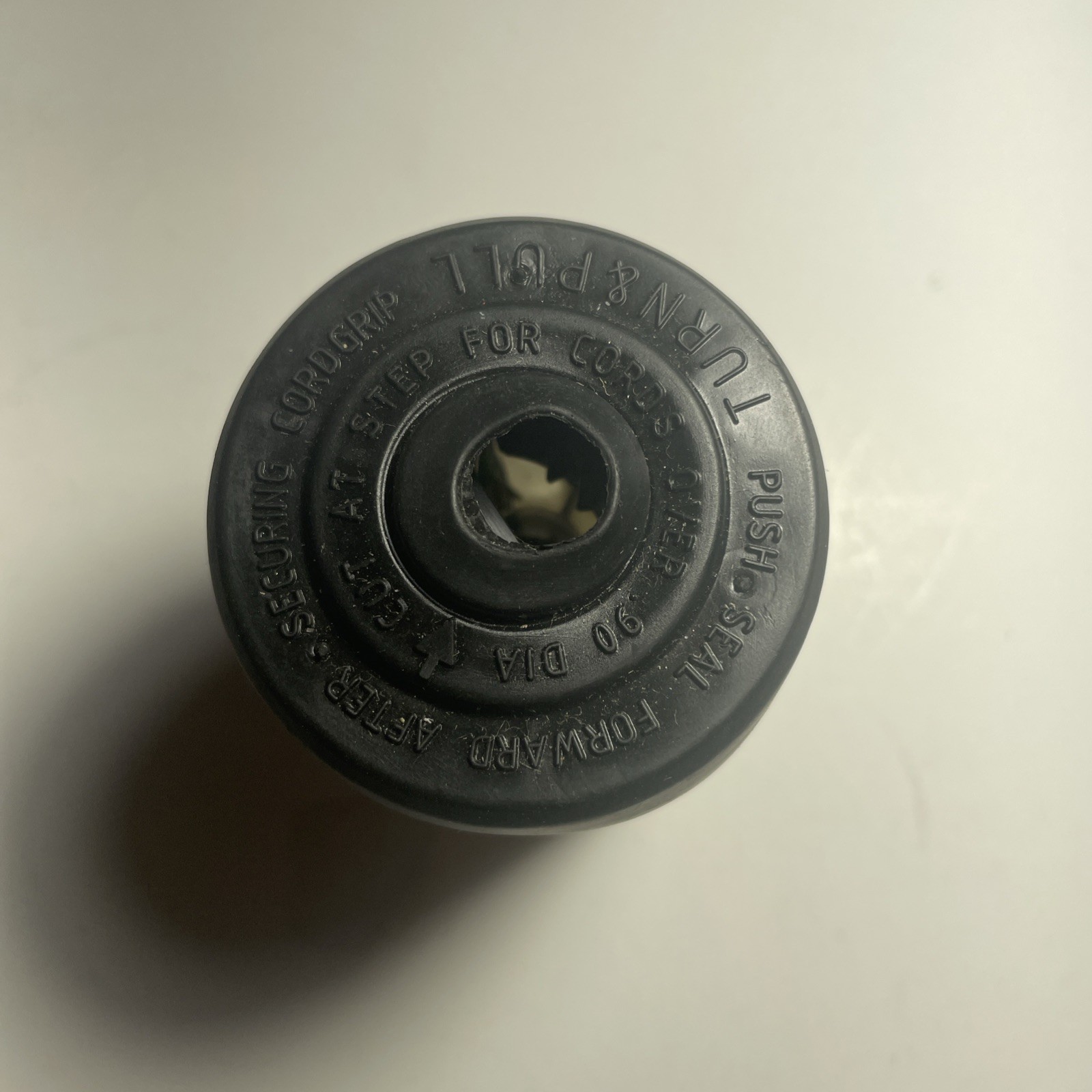 Pass and Seymour legrand L520C Twist Lock End Plug 20A 125V 3-Pole Female