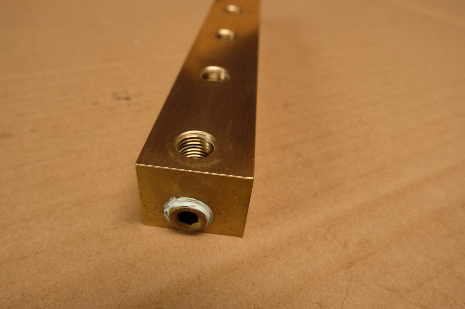 Applied Materials AMAT 0020-10157 Brass Hydraulic/Water Manifold 3/8″ by 1/4″x4