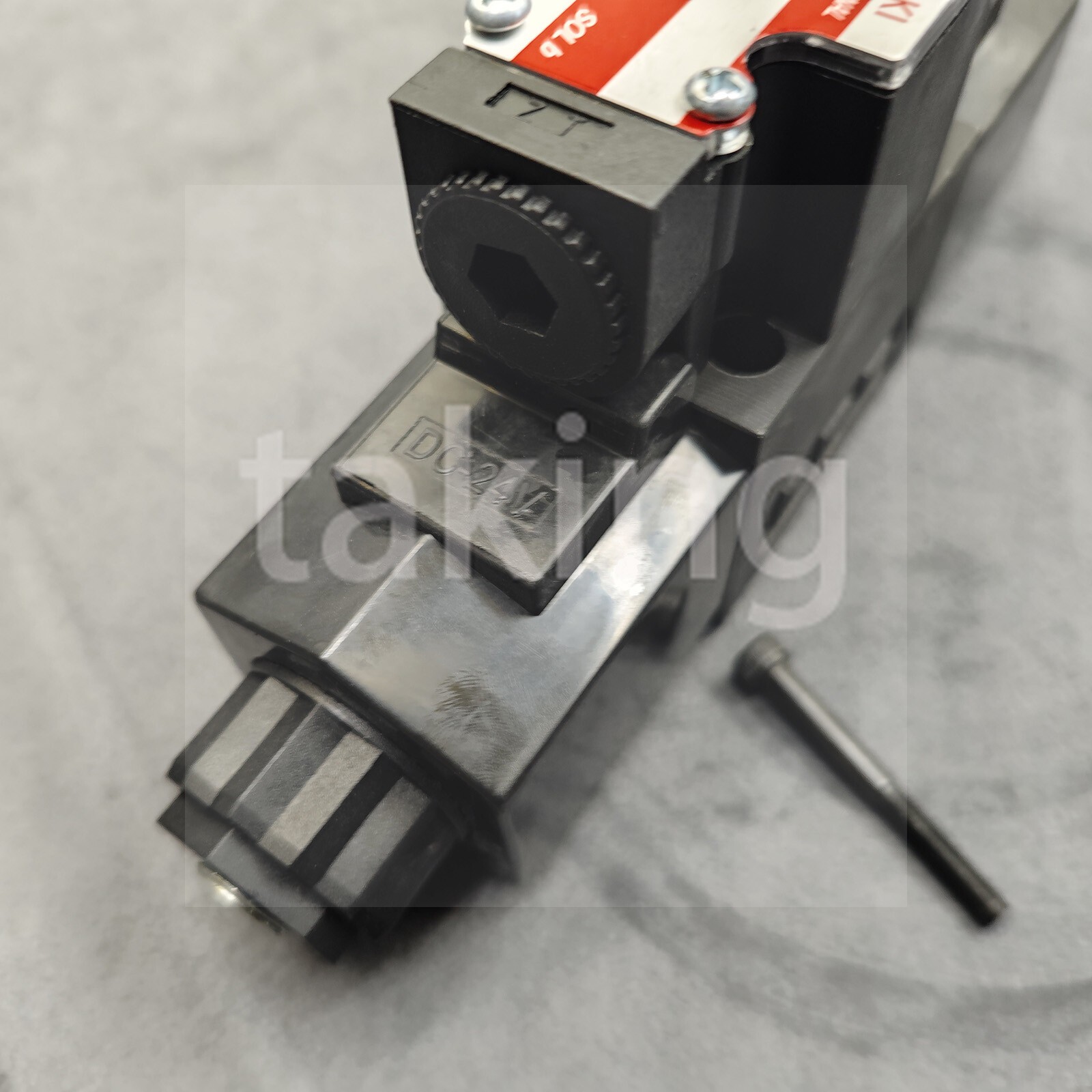 1PCS New Directional Solenoid Valve for HD1-2WD-BCA-025D-WYD2A