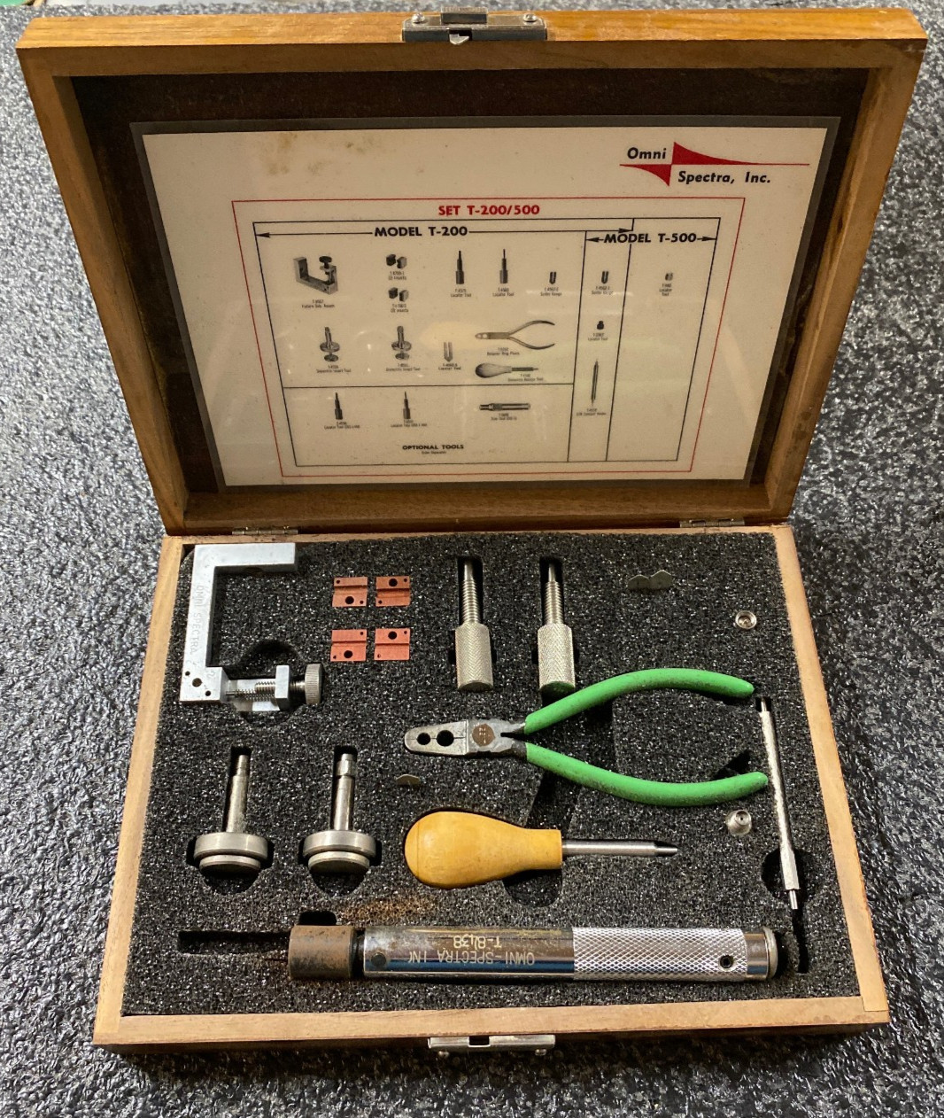 Omni Spectra T200/500 Connector Kit with Case