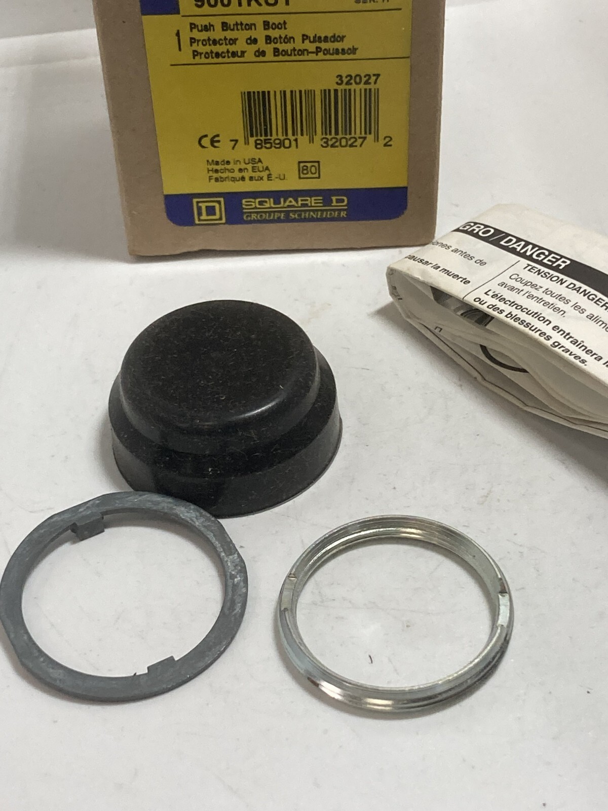 SQUARE D 9001KU1 PUSHBUTTON BOOT BLACK SERIES H NIB