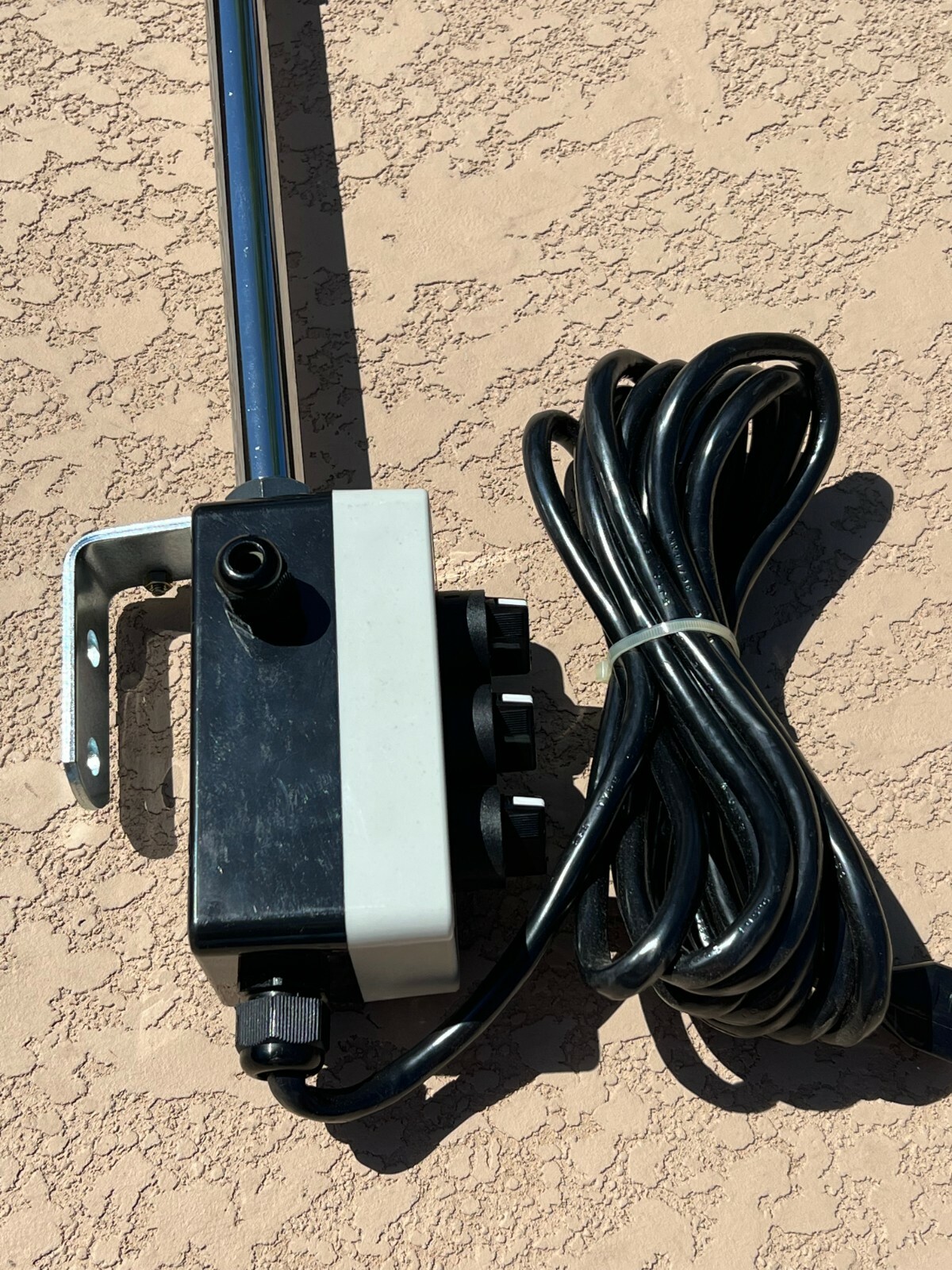 SIGNAWORKS STL-110-4-LW1 EXCEL CONTROLS LED AND ON TOWER LIGHT 4 STACK & MOUNT