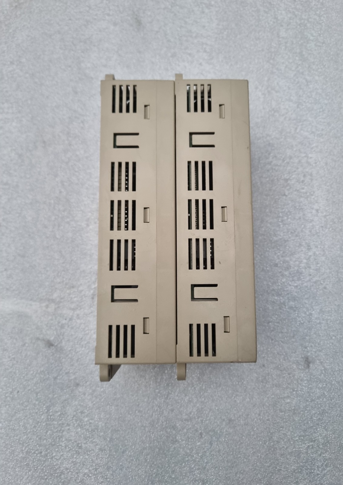 Omron V640-HAM11-V4 CIDRW RFID Amplifier Unit RS232/RS485 24VDC Set of 2