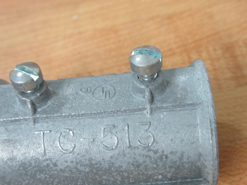 Neer TC-513 1″ Set Screw EMT Coupling TC513 (Pack of 20)