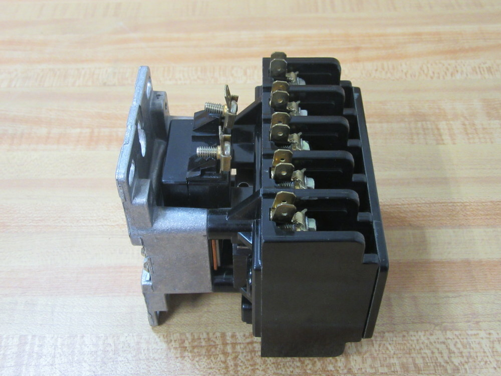 General Electric CR353ABY15A Contactor