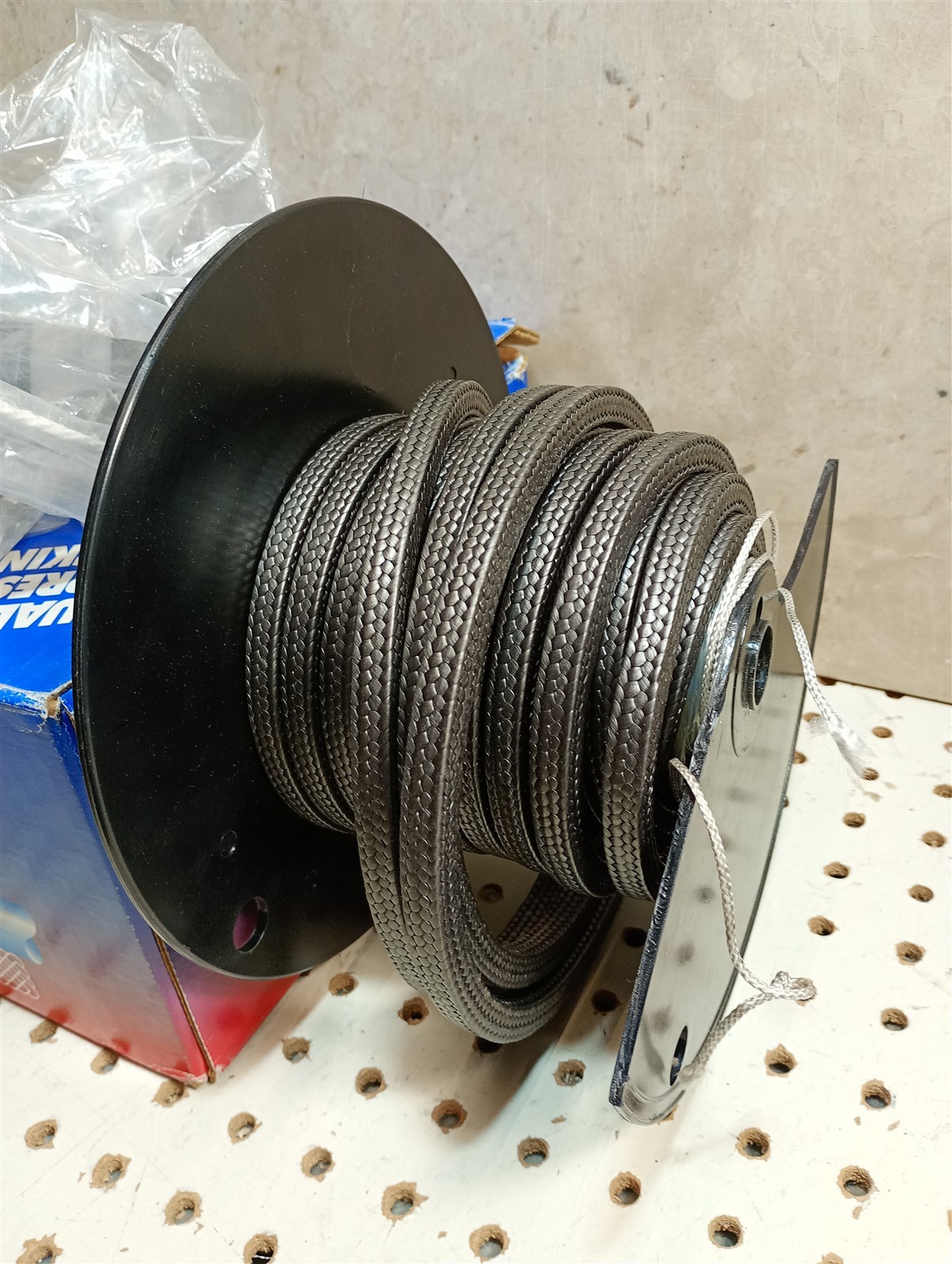 TEADIT 3/8″ Style 2007 Braided Packing, Expanded PTFE Graphite 3.5 lbs.