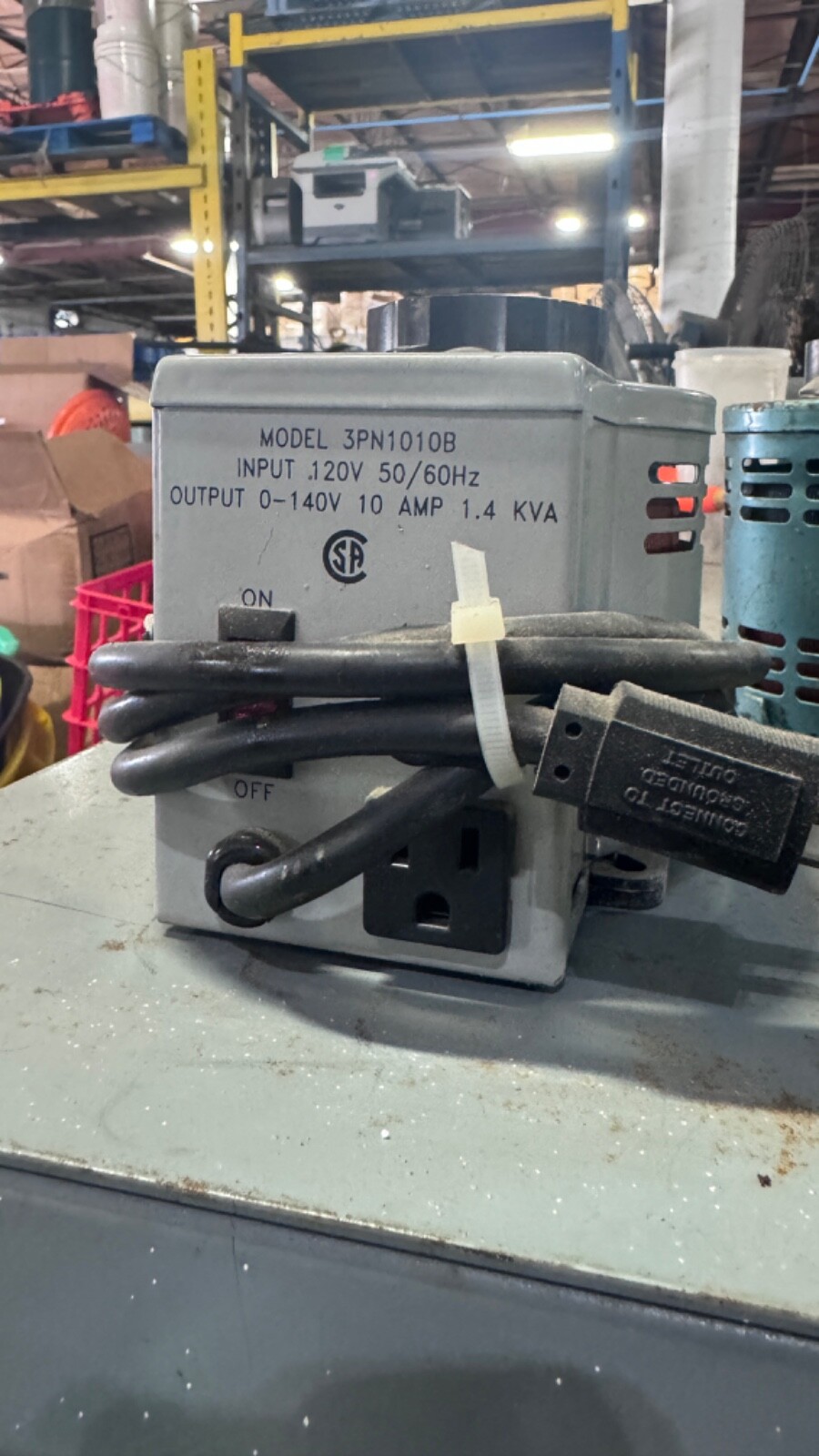 STACO ENERGY VARIABLE AUTOTRANSFORMER 3PN1010B INPUT 120V OUTPUT 0-140V 10A