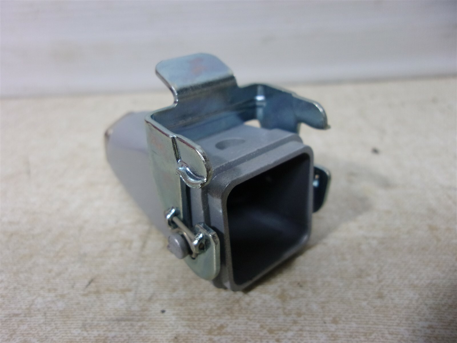 NEW Lapp 10429500 Epic Connector Cable Coupler Hood *FREE SHIPPING*