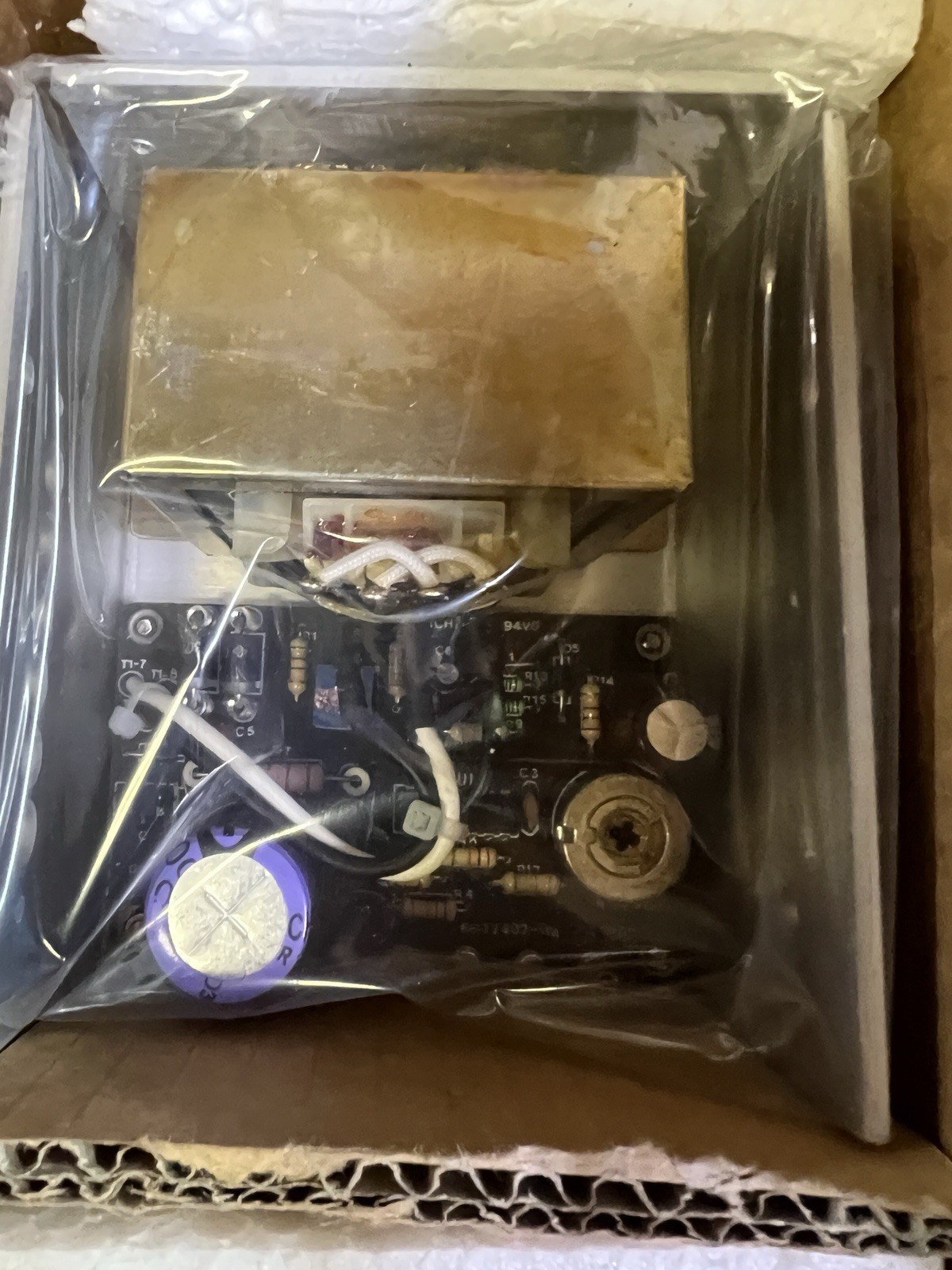 New Sola 083-00212-0300-24 83-24-212-3 DC Power Supply