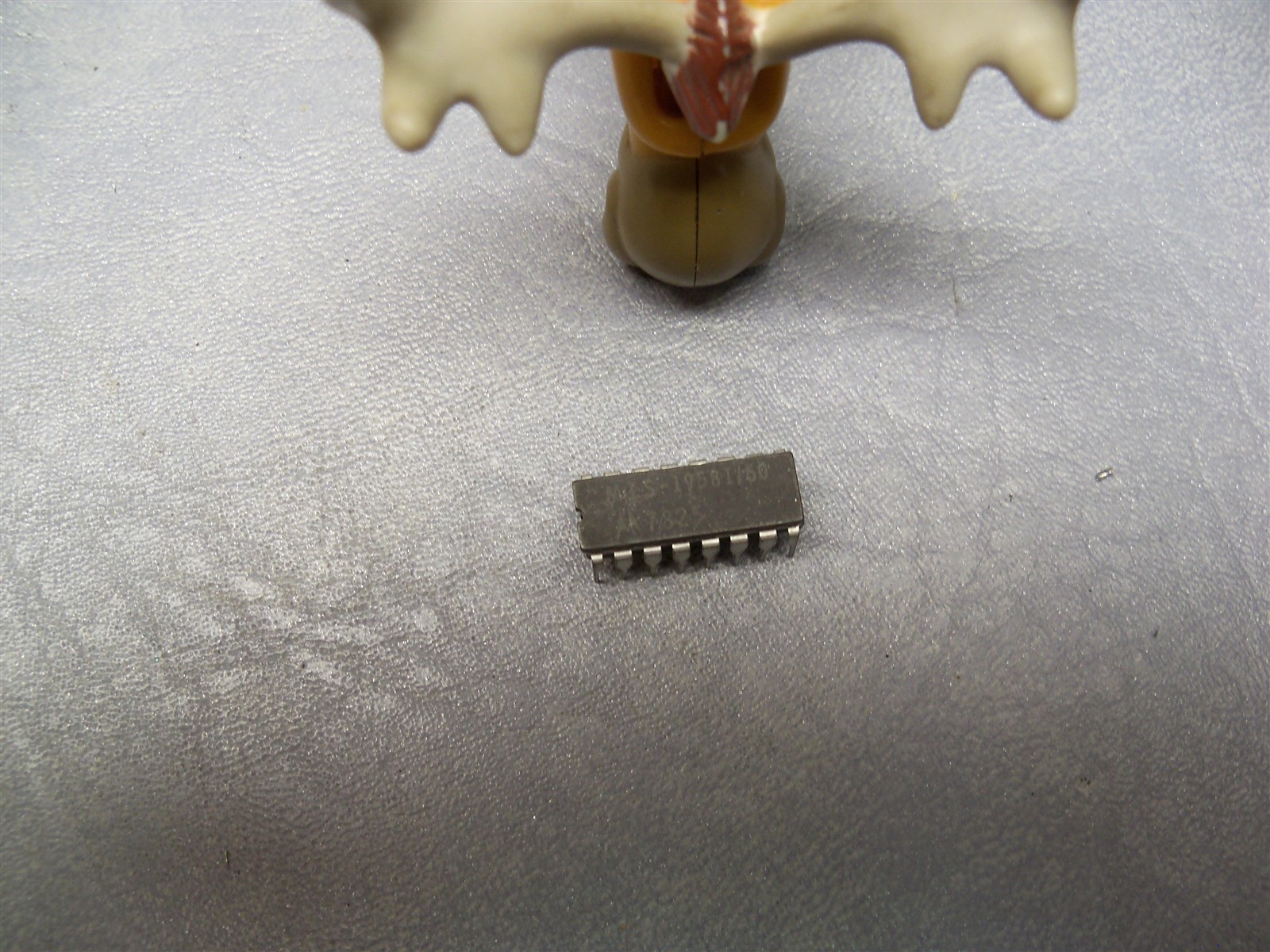 Motorola MIS19581-60 Integrated Circuit Case – Lot of 12