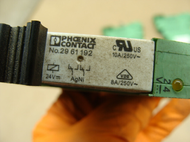 LOT OF 5 PHOENIX CONTACT SOLID STATE RELAYS 2961192 8A/250V 10A/250V W/SOCKET
