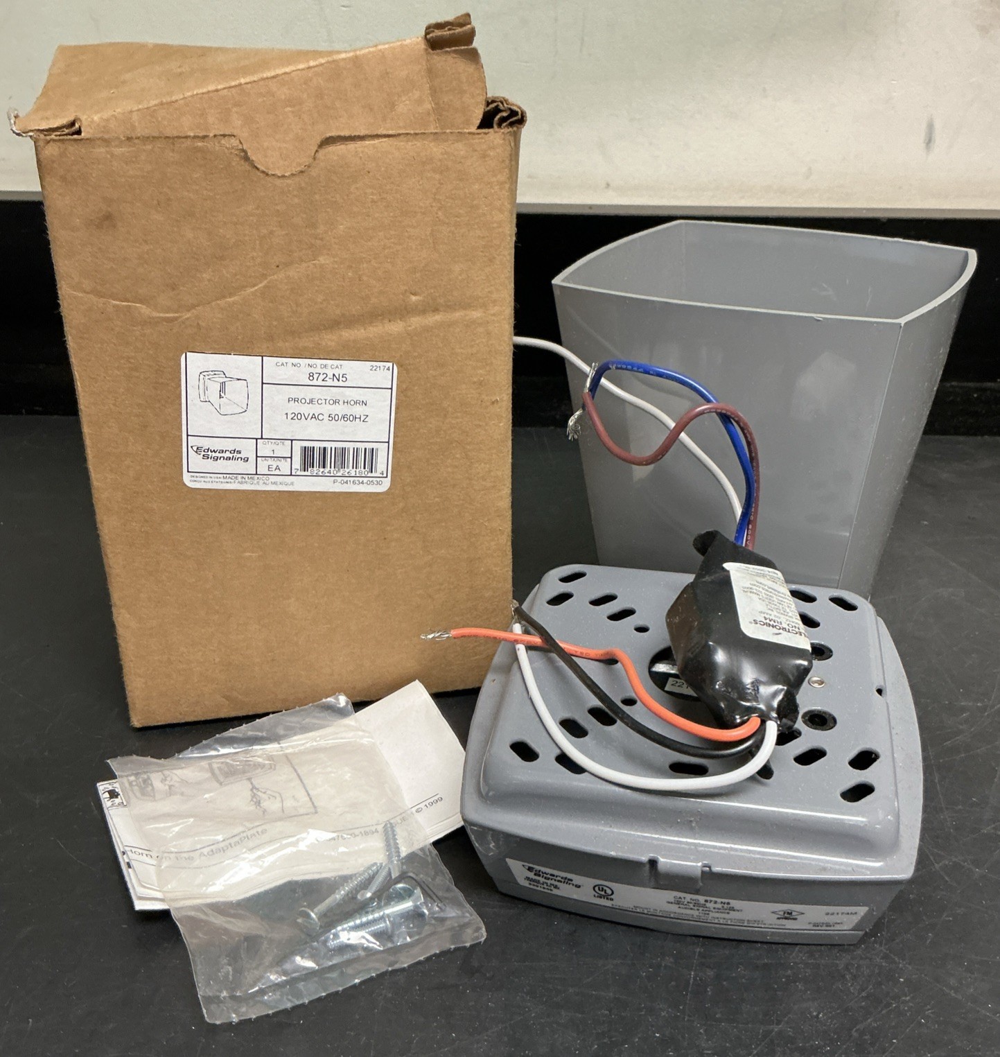 Edwards Signaling 872-N5 Projector Horn 120V AC 50/60HZ