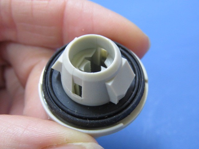 Delphi 12110053 Qty of 50 per Lot 2 Way Light Gray Lamp Socket Wedge Sealed Fem