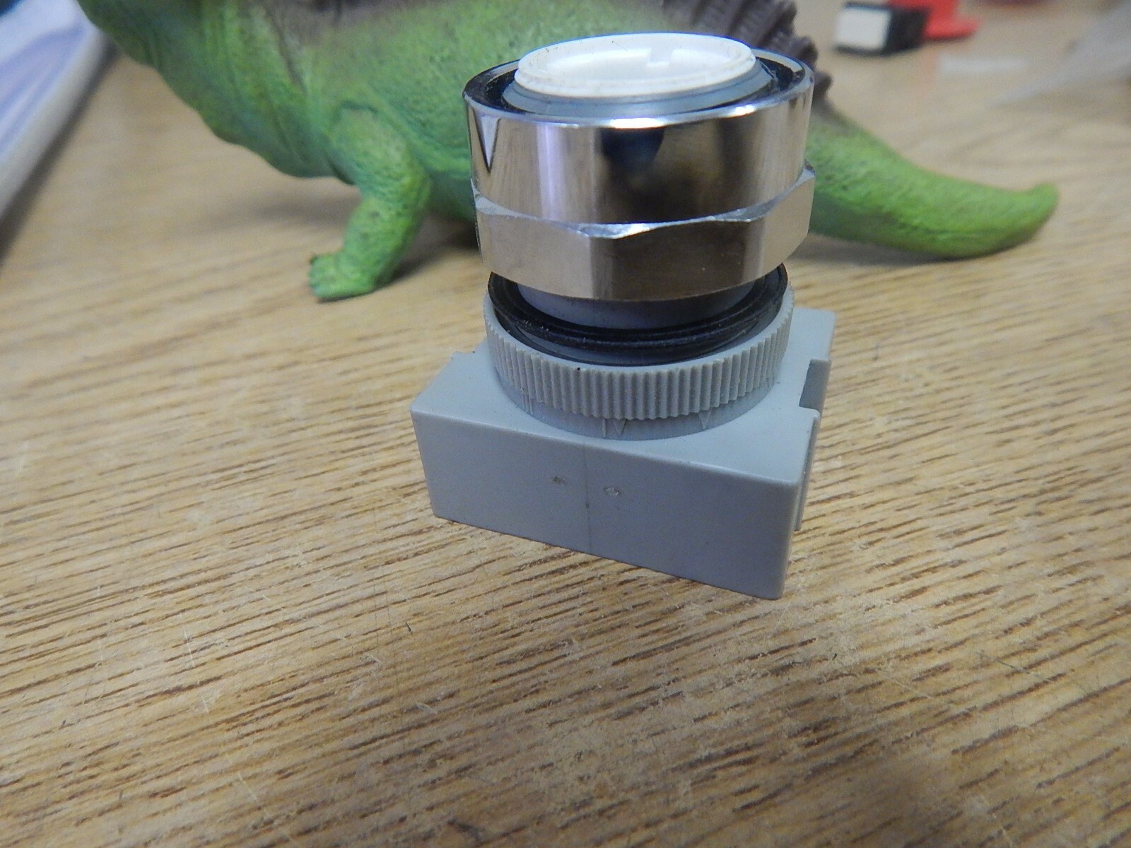 Idec AOLW R630 Push Button *FREE SHIPPING*