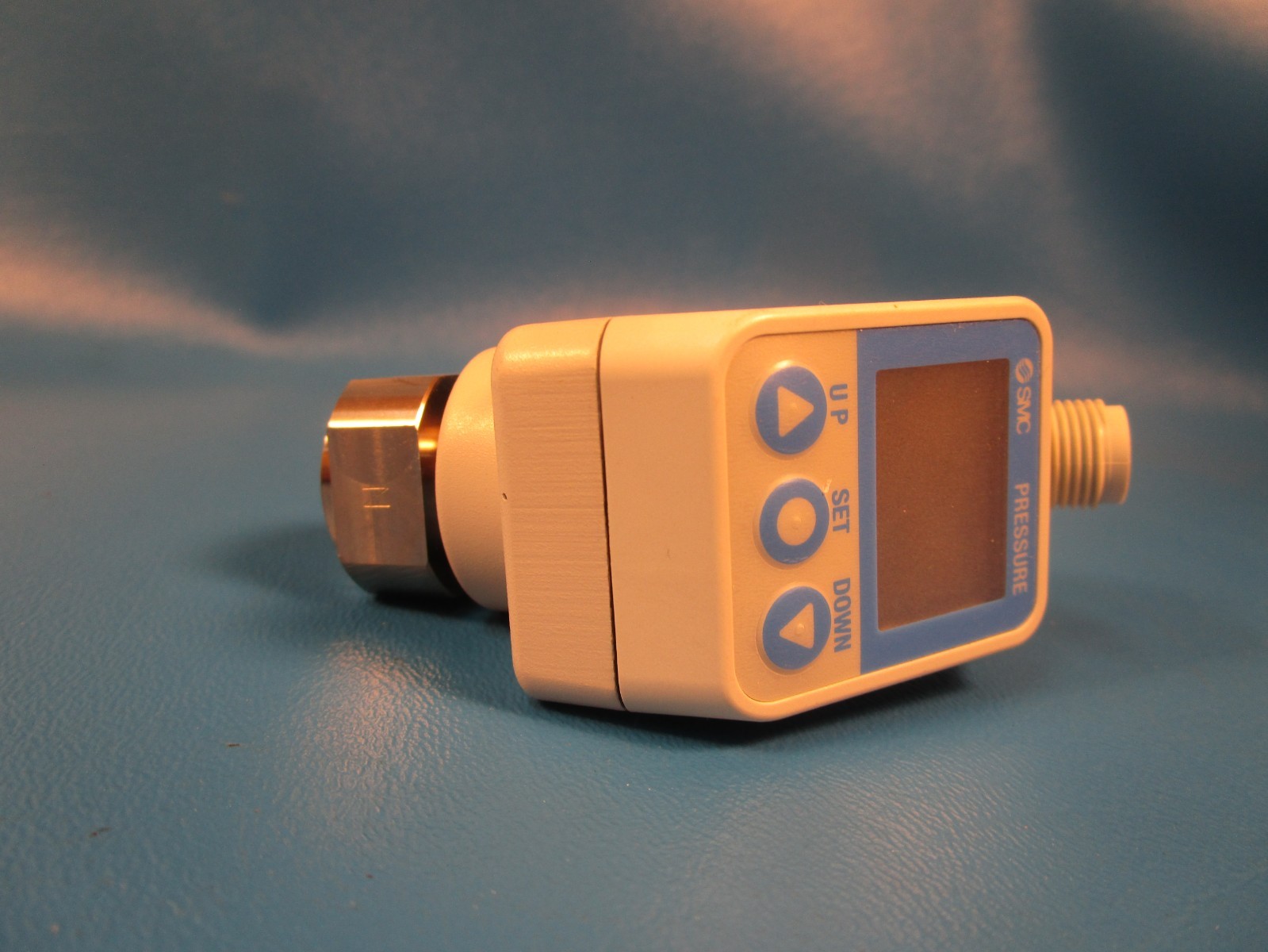 SMC ISE70-N02-L2, DIGITAL PRESSURE SWITCH, W/2-COLOR DISPLAY