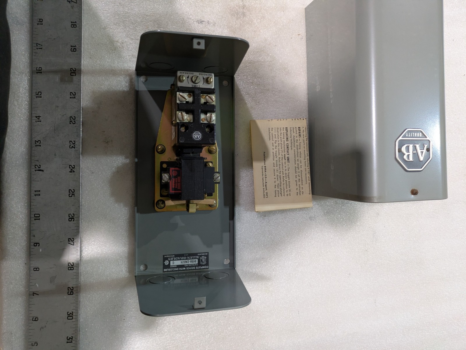 Allen Bradley 849A-ZAD24 Pneumatic Timing Relay 110/120VAC Series C Industrial O