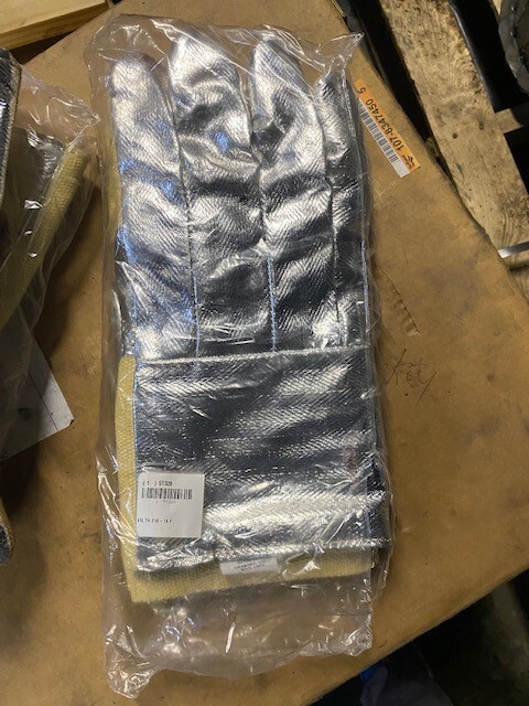 STEEL GRIP ATH 210-14 F Aluminized Gloves (New 6 Available) Hot Glove 4 Hi-Heat